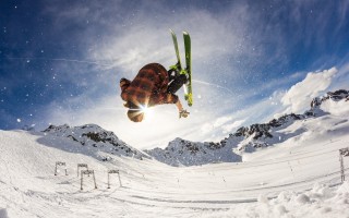 【海星体育官网】进攻体系全面失灵！篮网主场仅得66分创赛季冰点，遭对手血洗暴露深层危机