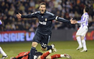 海星体育平台|塞维利亚北看台处罚获显著减轻，关闭期缩至单场，罚款下调至6000欧元